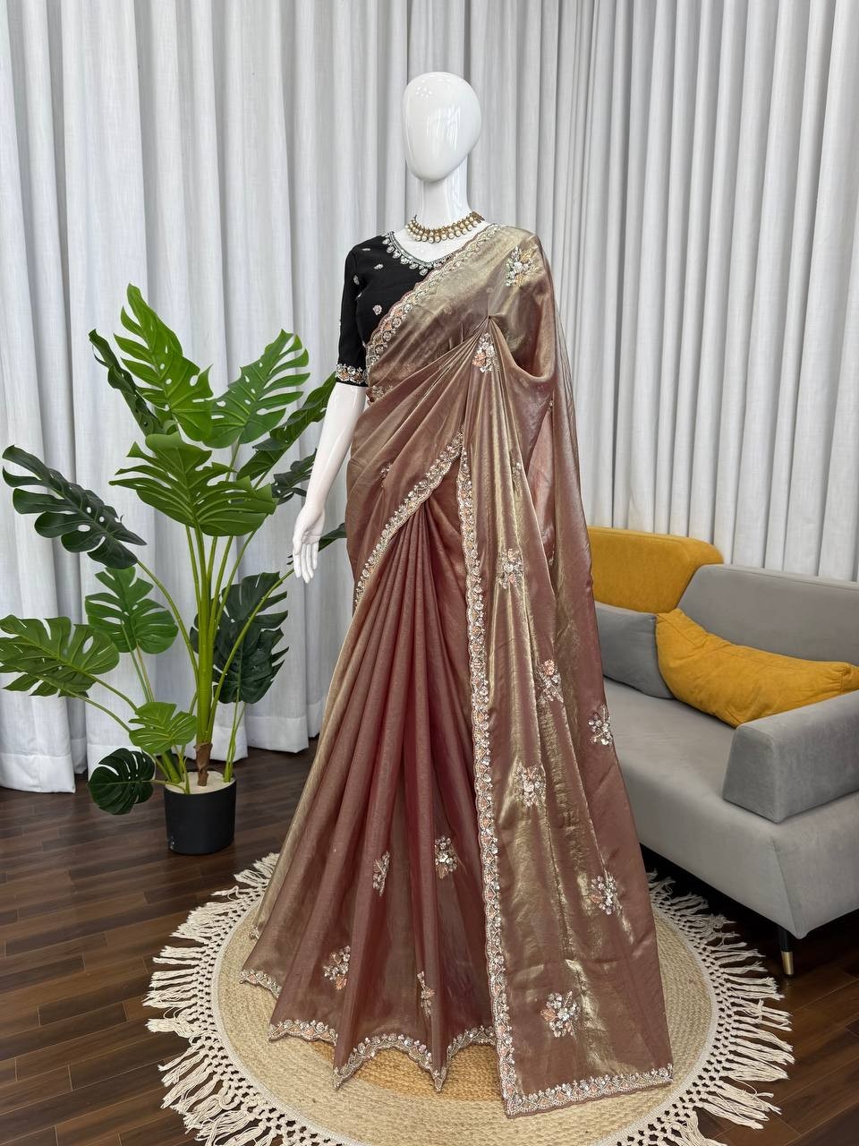 Exclusive Look Fendy Silk Brown Saree With Blouse For Festival Wear