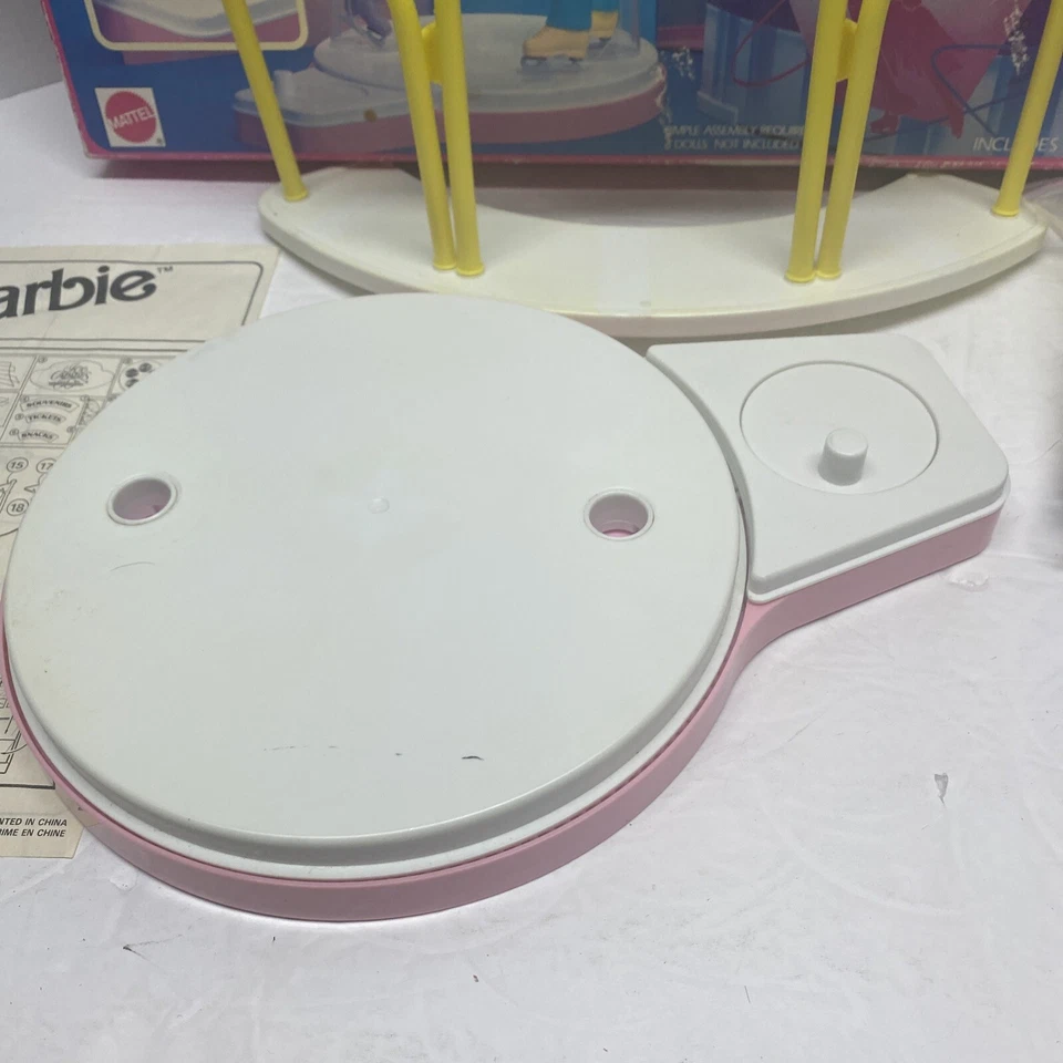 Barbie & Ken Ice Capades 1989 de colección: juego de pista de patinaje Foto 2 de 4