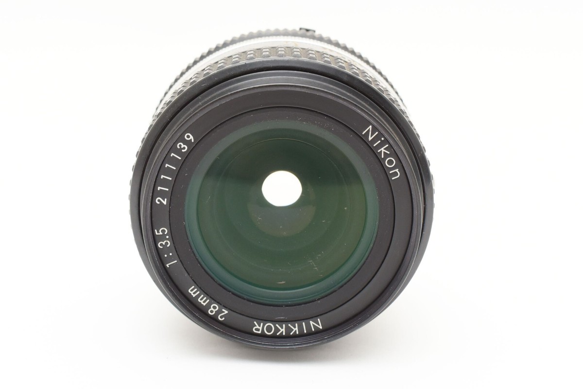 フード付き美品　Nikon Ai-s AIS Nikkor 28mm f/3.5 Near mint】Nikon Ai-s AIS Nikkor 28mm f/3.5 MF Wide Angle