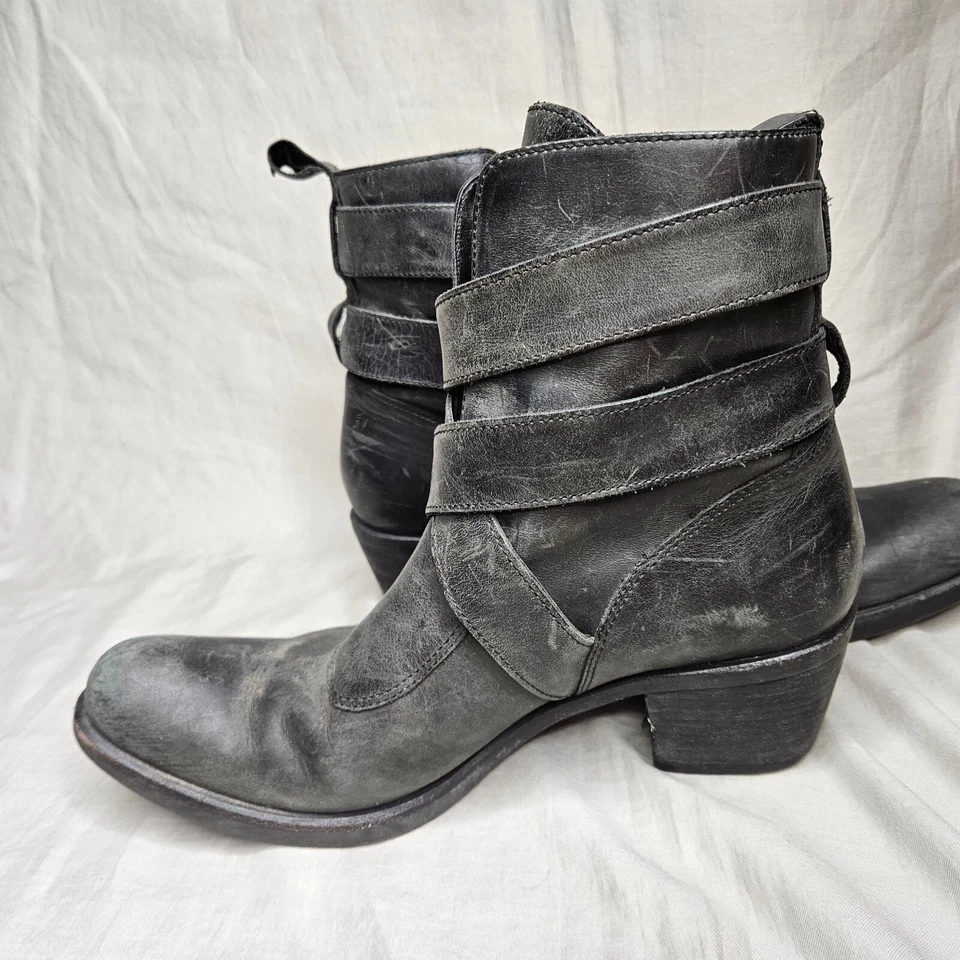 Botas de motociclista Cole Haan serie G para mujer 7,7 arnés de cuero negro tacón bloque Foto 4 de 4