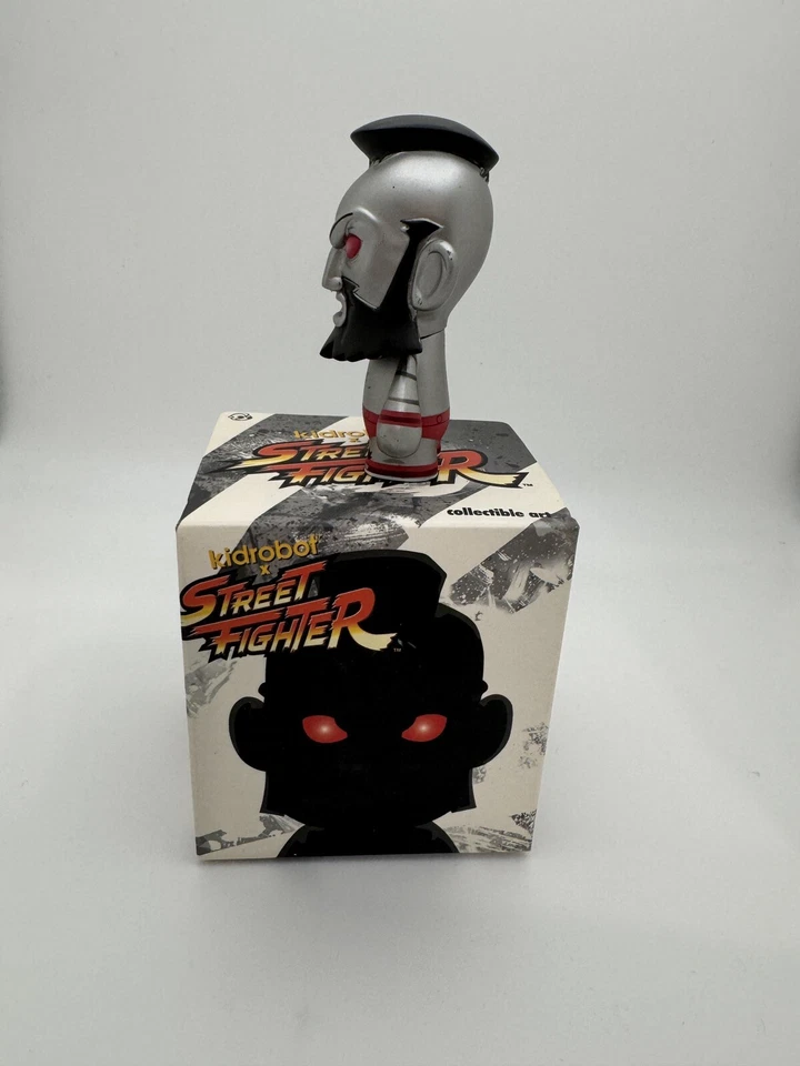 Kidrobot Street Fighter Mecha Zangief SDCC 2013 exclusivo vinilo de 3" con caja Foto 2 de 4