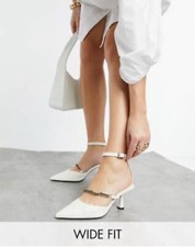 ASOS Design Wren Wide Fit White Mid Heels with Chain Detail – Size UK 7