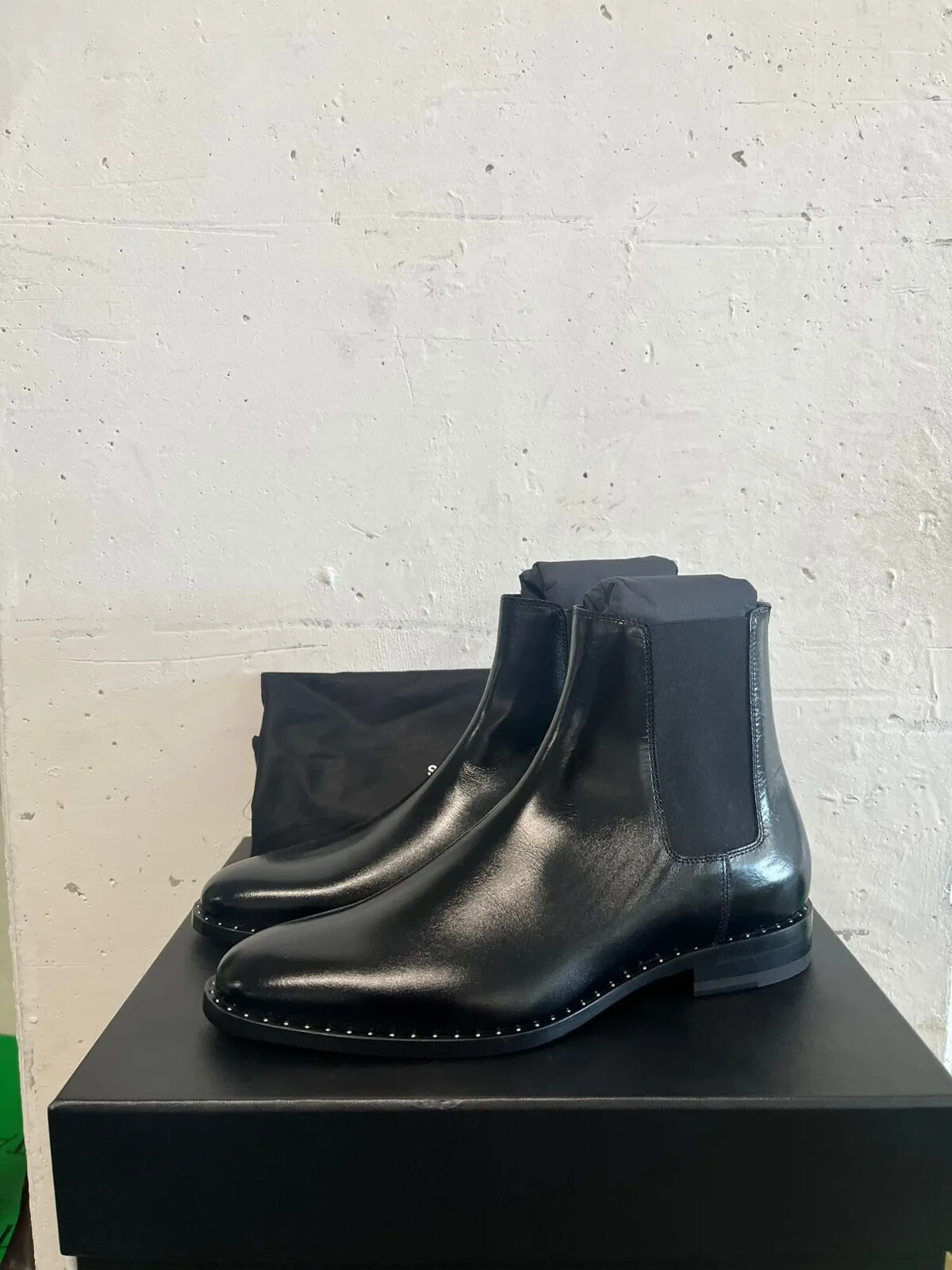 Stivali Saint Laurent Paris Wyatt con borchie Moroder Cheslea neri nuovi con etichette 40 5