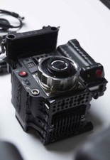 Red Camera Package w Screen And 2 Lenses 