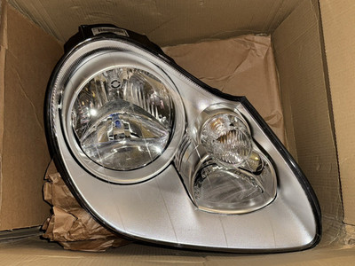 Valeo 46659 Passenger Side Halogen Headlight Assembly for Porsche Cayenne