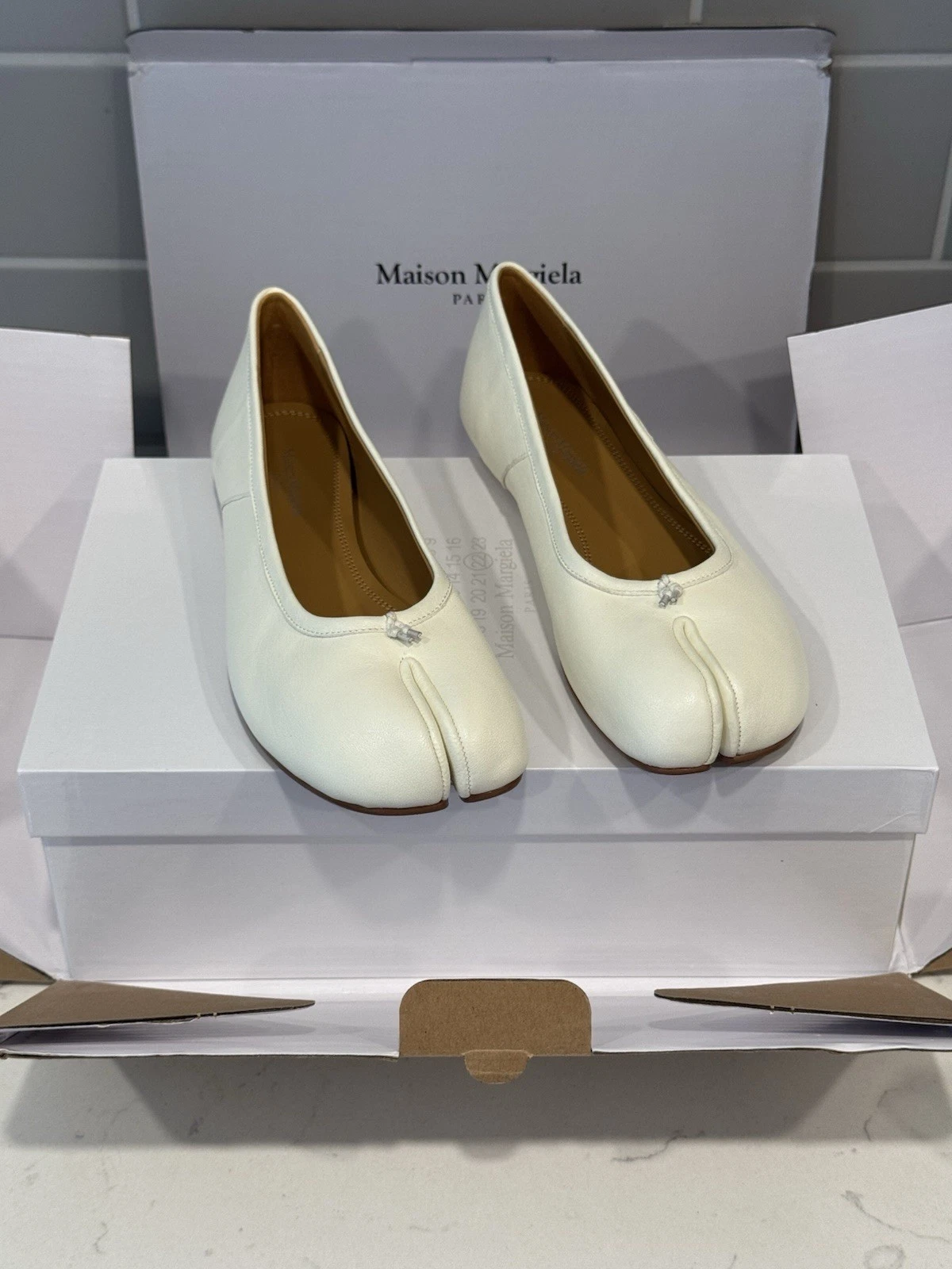 White Maison Margiela Tabi Ballerina Flats Size 38 Eu US 7.5/8 New Leather