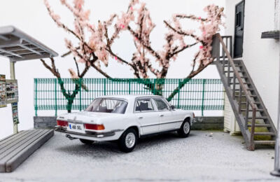 B40　ハリソン　セット GB Maxwell 1:64 White 450SEL W116 Sedan Classic Sport Model