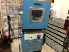Thermotron Model SM-4S Mini-Max environmental chamber