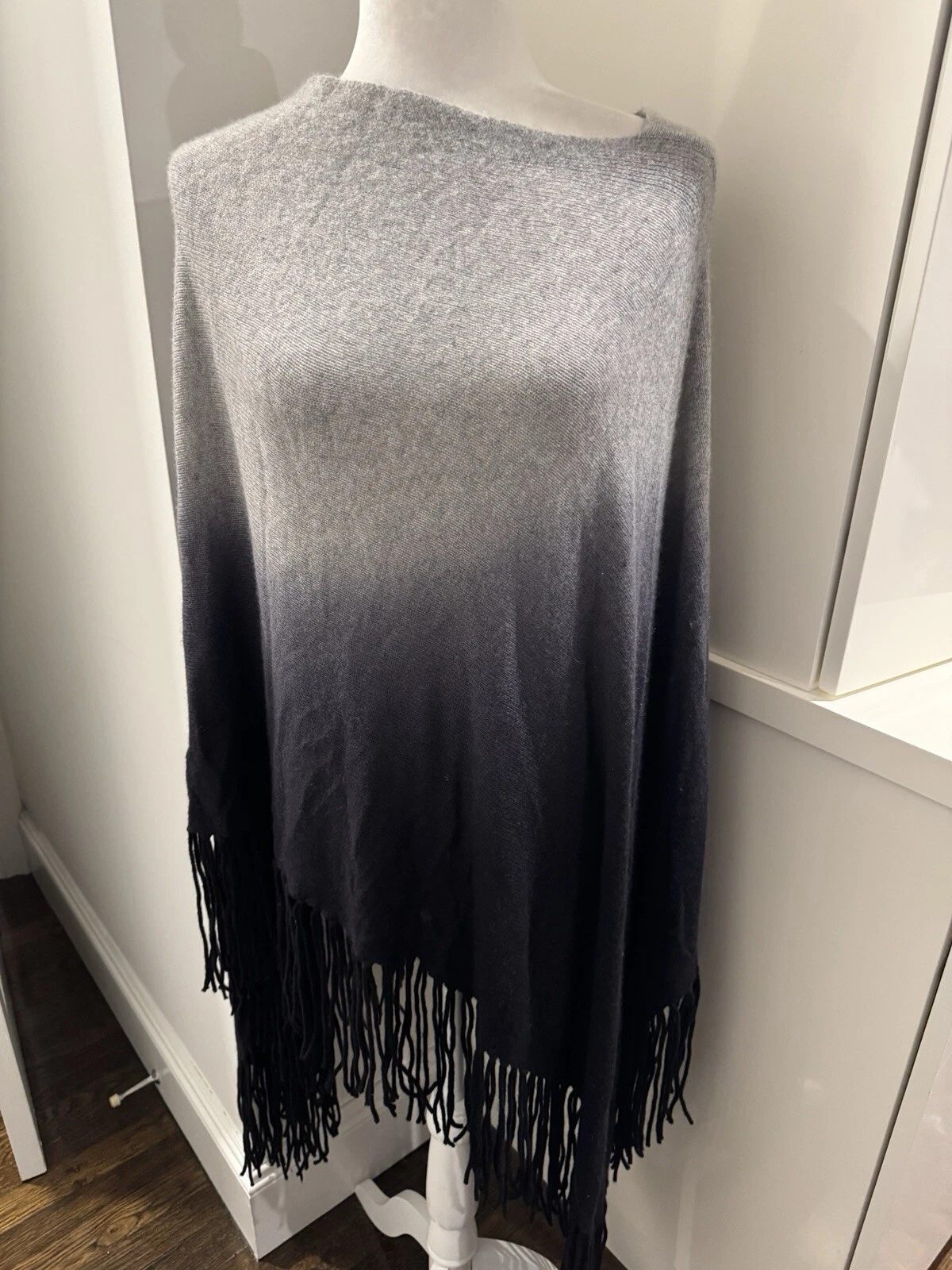 New 360CASHMERE 100% Cashmere Shawl Poncho Cape with Fringes in Black OS Ombré