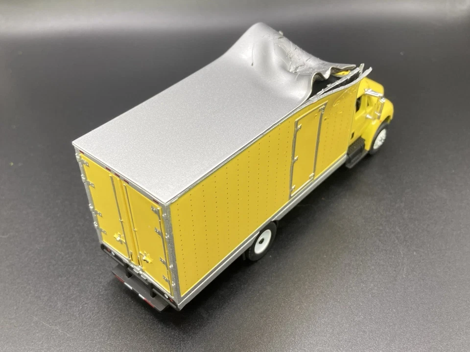 Camión de carga International Durastar 2013 1/64 diecast destrozado luz verde personalizada Foto 4 de 4