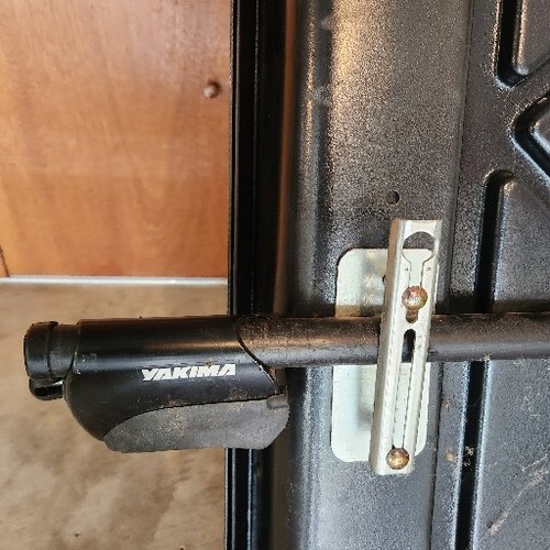 SEARS XCARGO XTREME ROOFTOP CAR STORAGE CARRIER BOX W/ YAKIMA LOCK IN