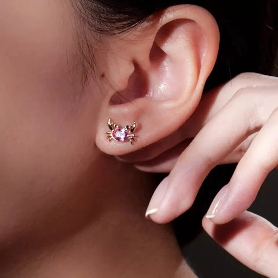 Pendiente de cangrejo de mujer enchapado en oro amarillo de 14 quilates corte ovalado simulado rubí rosa Foto 3 de 4