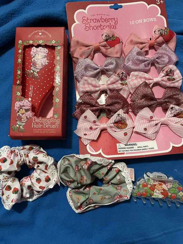 CELAVI STRAWBERRY SHORTCAKE DETANGLING BRUSH Bows Claw Clip Scrunchies Lot