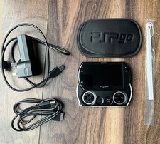 PSP Go - EXCELLENT - Black - BUNDLE - Original