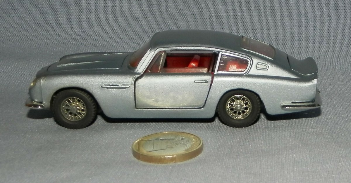 Dinky Toys GB réf 153 : Aston Martin DB6 Coupé (Grisbleu métal) | eBay