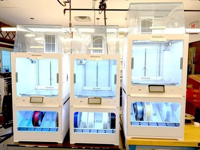 UltiMaker S5 3D Printer: Dual Nozzle, Material Handling Station and Air Manager