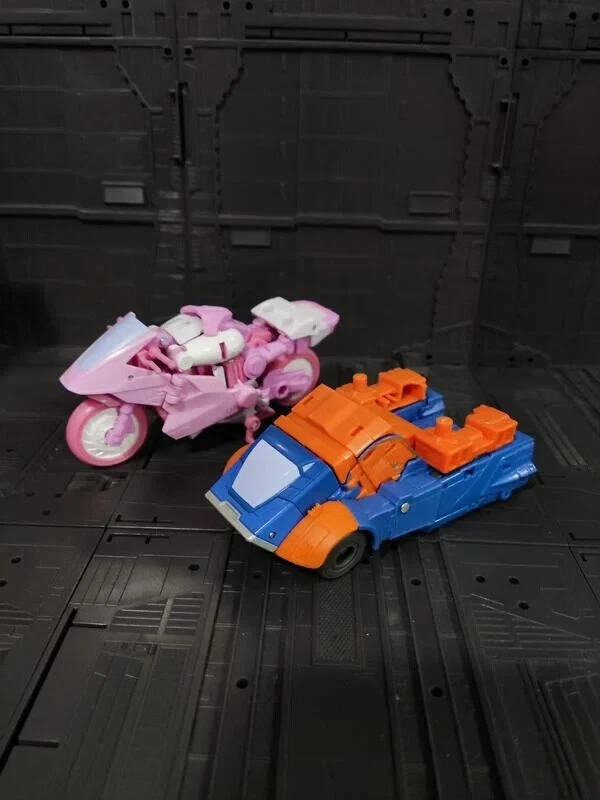 Transformers Legacy Evolution Erial & Dion War Dawn 2-Pack Action Figure In Hand - Image 4 of 4