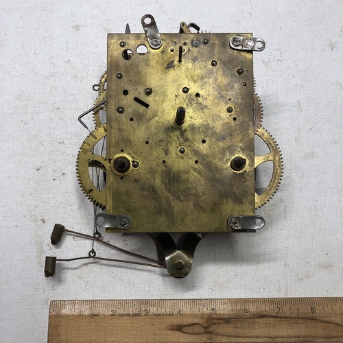 Gilbert vintage?? movimento orologio mantello non marcato RICAMBI RIPARAZIONE - Foto 1 di 7