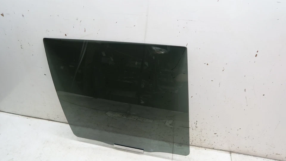 2007-2014 Volvo XC90 OEM Right Rear Door Window Glass Panel - Image 4 of 4