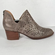 Sofft Wyoming Ankle Boots Womens Size 10 M Gray Pewter Suede Lazer Cut Shoes