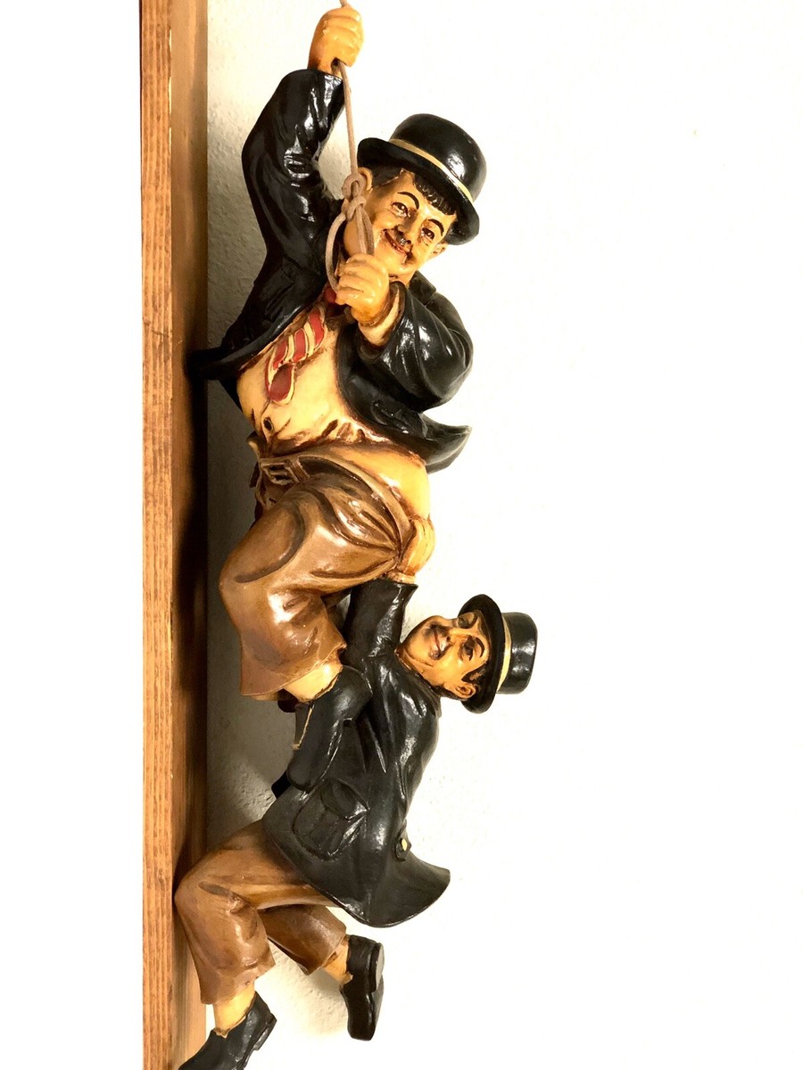 その他 Vintage/Laurel & Hardy MADE IN England Antique Laurel & Hardy Dangling From A Rope Large 30” Figurine