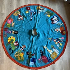 Old Lrg HANDMADE Felt + Sequin Vintage Christmas Tree Skirt Santa Detailed RARE