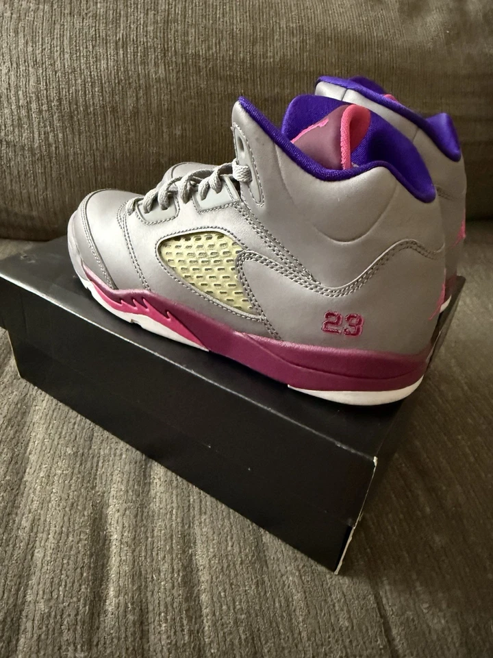 Nike Air Jordan 5 Retro Kids 3Y – Girls’ Cement Gray Pink Perfect PreOwned - Image 2 of 4