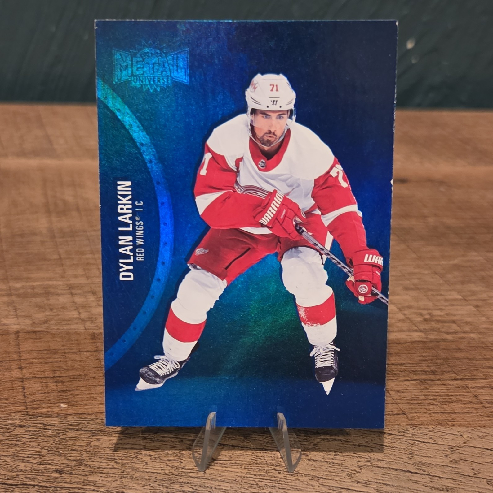 Upper Deck 2021-22 Skybox Metal Universe Base Set Dylan Larkin Red Wings #95