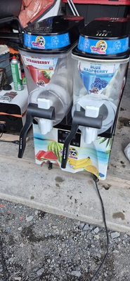 #ad Bunn Ultra 2 Double 3 Gallon Slushy Machine *works as it should*. No issues $1300.00