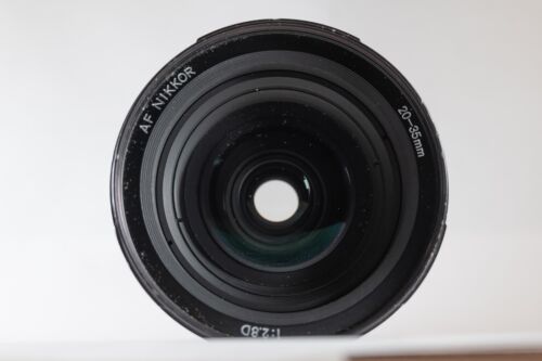 Nikon AF Nikkor 20-35mm f2.8 D Wide Angle Zoom Lens