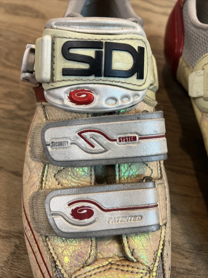 Zapatos de ciclismo SIDI de alta tecnología EUR 42 W suela de carbono rosa blanco cáncer de mama Foto 3 de 4