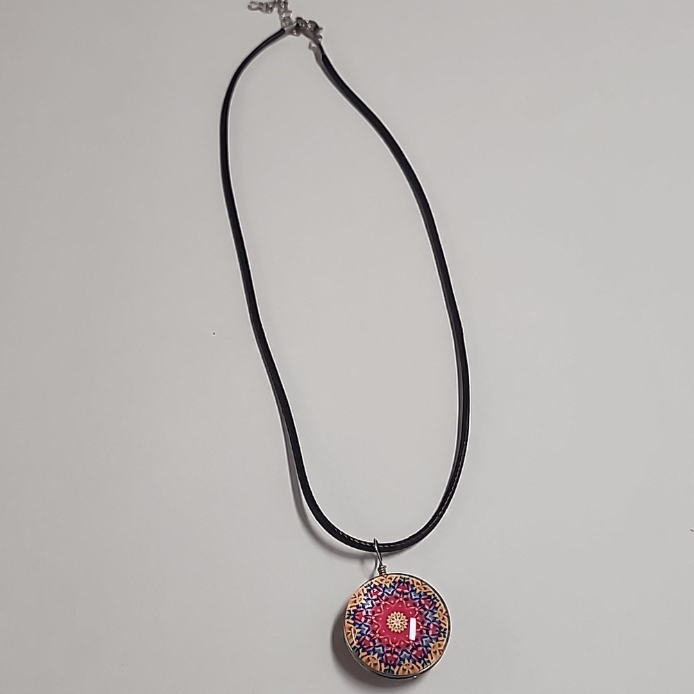Periscope Pattern Double-sided Pendant Necklace - image 2