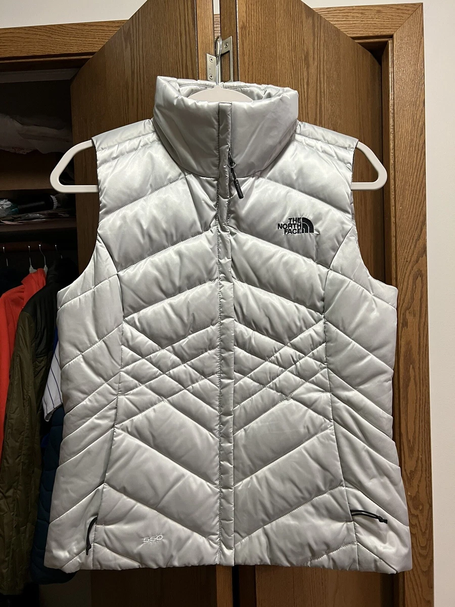 The North Face 550 Womens Down Puffer Silver Full Zip Vest Pockets