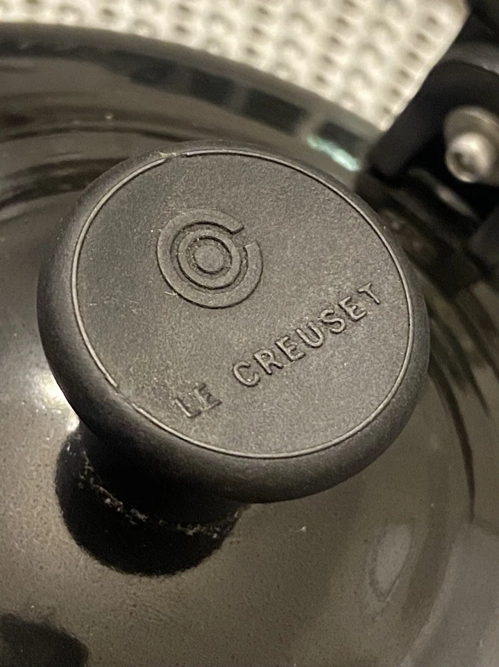 Tetera vintage Le Creuset esmalte negro 2,2 cuartos 2,1 litros tetera rara Foto 3 de 4