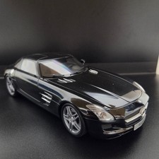 Mercedes-Benz SLS AMG minicar 1/18 Minichamps