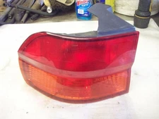 99 00 01 HONDA ODYSSEY DRIVER TAILLIGHT HAS TINY SCUFF MARK 145390