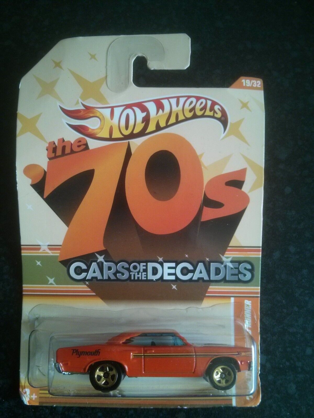 Hot Wheels W1758	Cars of the decades 19/32 Plymouth 1970 Road Runner