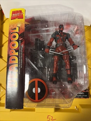 Diamond Collectibles Marvel Select Deadpool Action Figure NIB Sealed