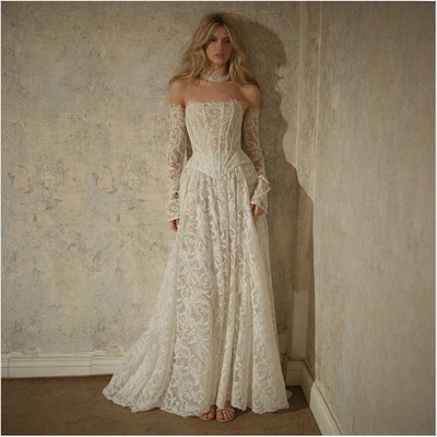 Beige Lace A-line Wedding Dress Exquisite Detachable Sleeve Decal Evening Gown