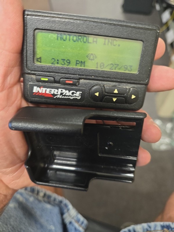 PAGENET Pager/Beeper/Messenger - Motorola Powers Up 