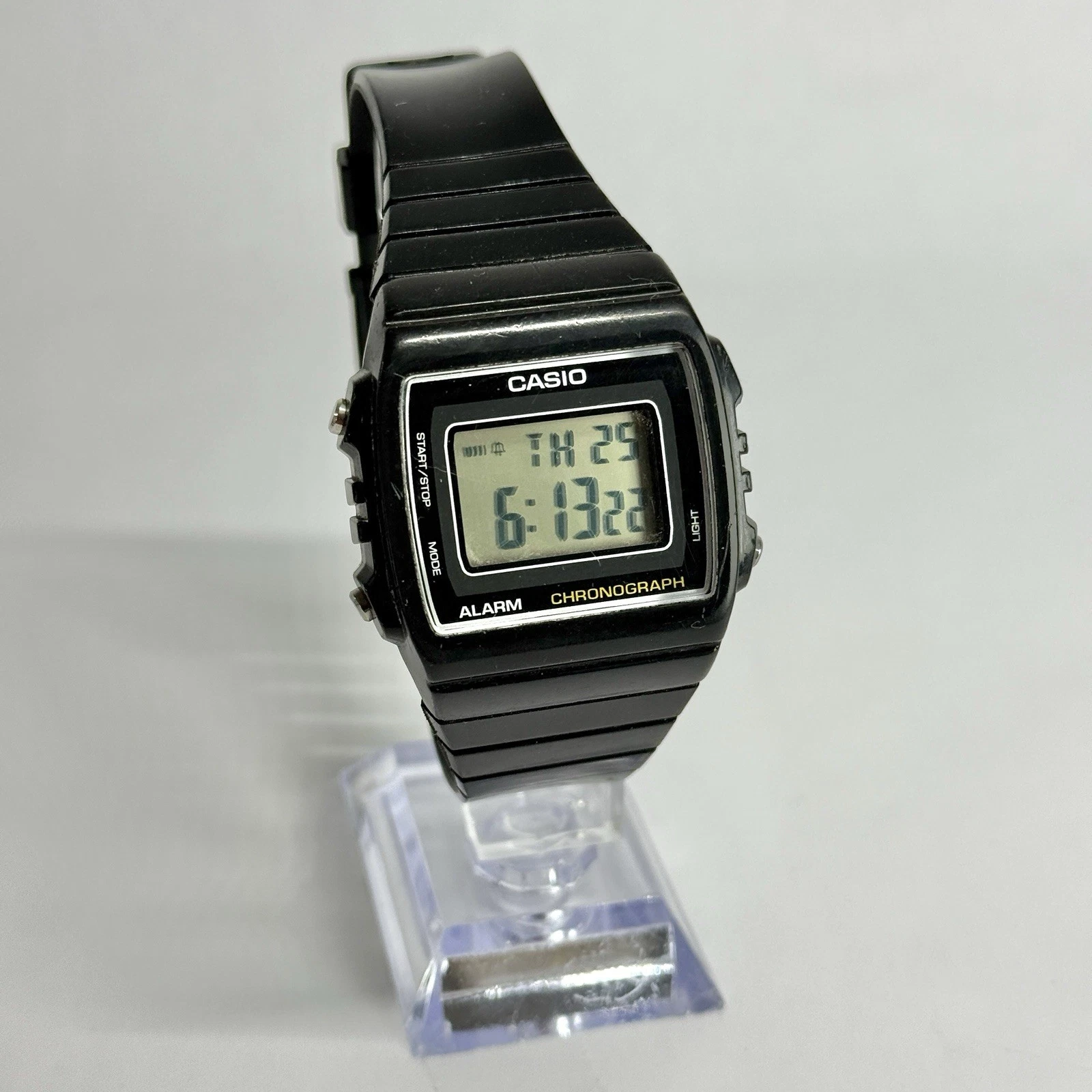 CASIO W215H Alarm Chrono Digital Quartz Unisex Vintage Watch W471 *WORKING