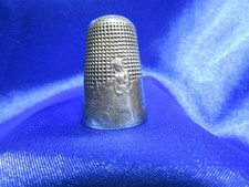 Ancien Dé à Coudre en Argent Massif "Perrette et le pot au lait"