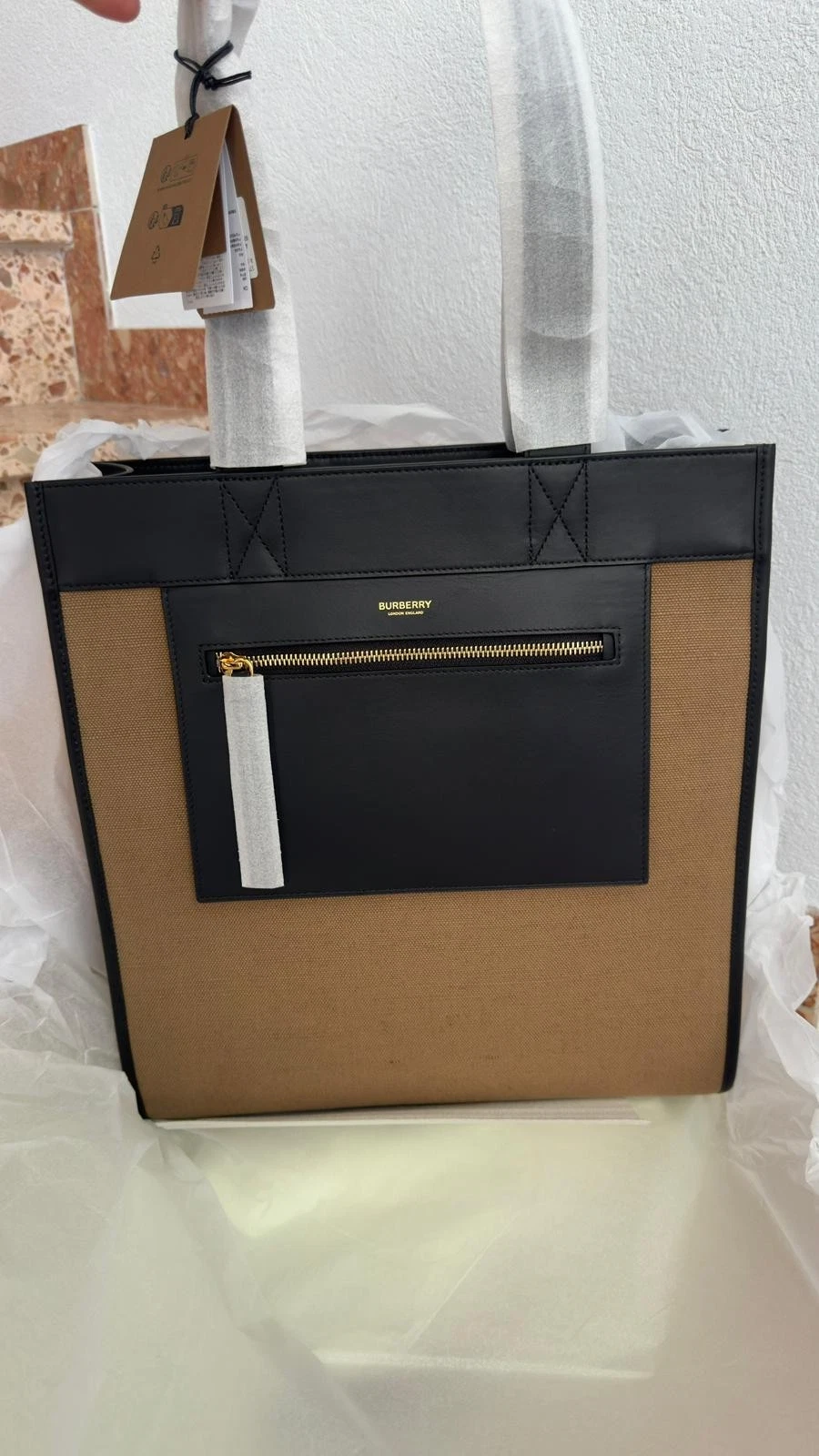 Burberry — Burberry Bag