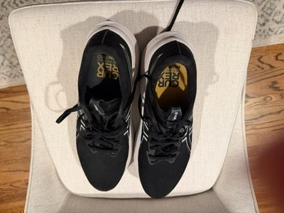 Men s ASICS Gt-2000 14 Size 11 Black and White Running Shoes
