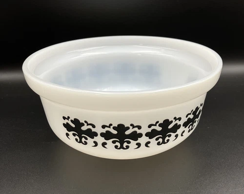 Vintage Pyrex Black Magic Half Tubby Deep Bowl 1976-1979 Rare
