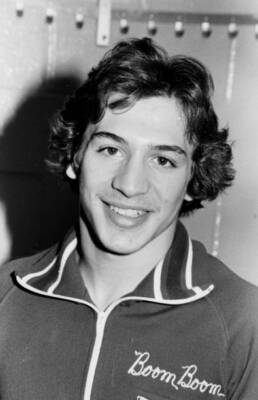 Ray Mancini Warms Up In His Dressing Room Before His Fight 3 Old Boxing Photo