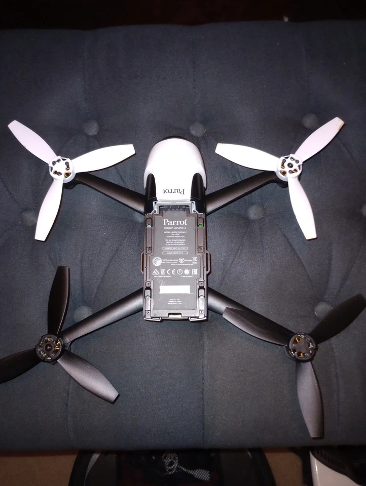 Paquete de 2 drones Parrot Bebop FPV + mochila + accesorios  Foto 2 de 4