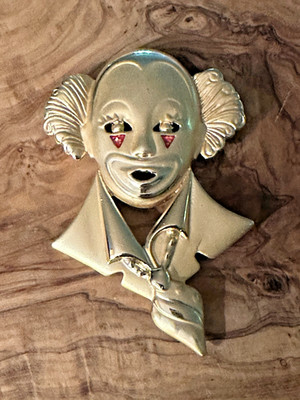 Vintage Shiny & Matte Finish Goldtone & Enamel Clown Mime Face Brooch Pin
