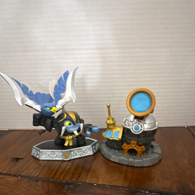 Activision Skylanders Trap Team Swarm Character Figure Lot w/ Accessories