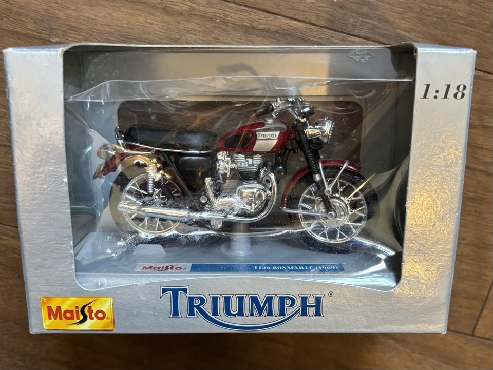 Maisto 1/18 Triumph T120 Bonneville Myst Motorcycle Mini Car - Image 2 of 4